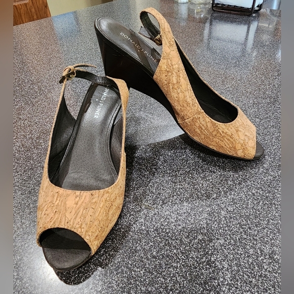 DONALD J. Pliner tan Cork Wood Sling Back Peep Toe Wedge heel Sandals SZ 7.5
